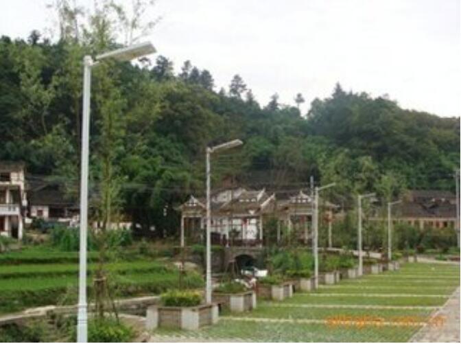 太陽(yáng)能路燈的類(lèi)型與應(yīng)用案例